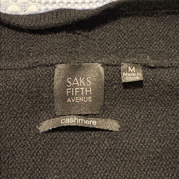 Saks Faith Avenue Elegant Black cashmere sweater - Picture 2 of 3